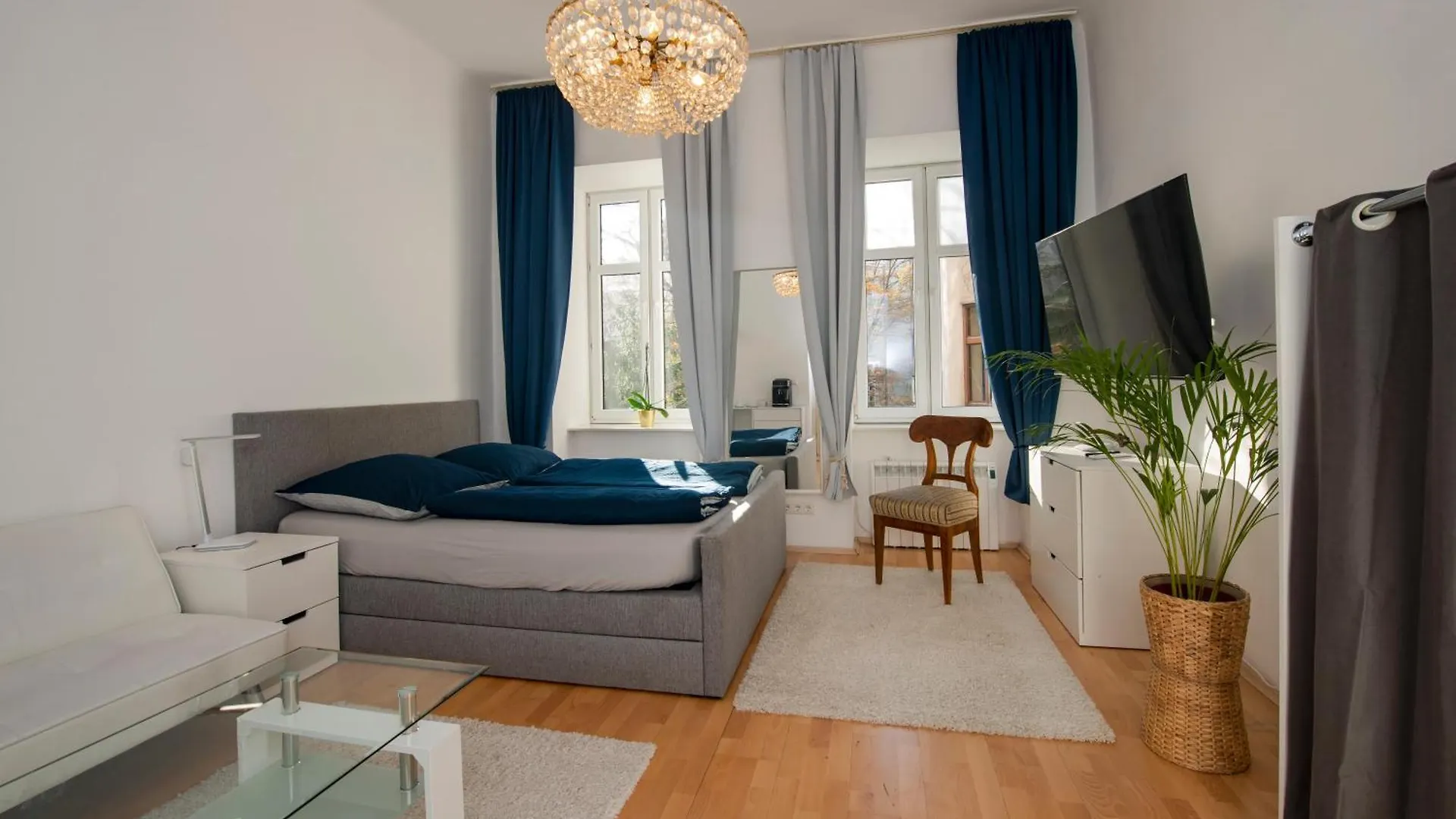 Home Suites Home联系方式